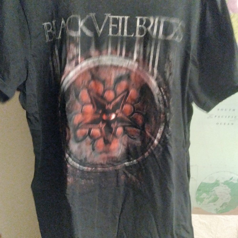 Hot Topic 2018 Black Veil Brides pentagram shirt